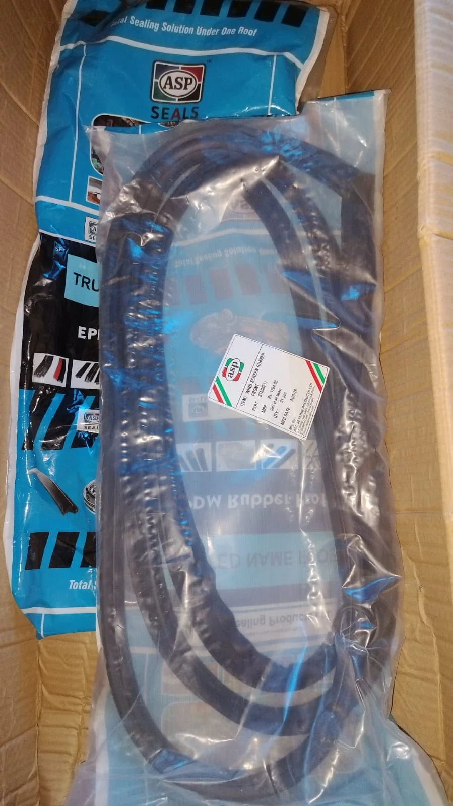 ASP AL Iveco / Cargo windscreen rubber